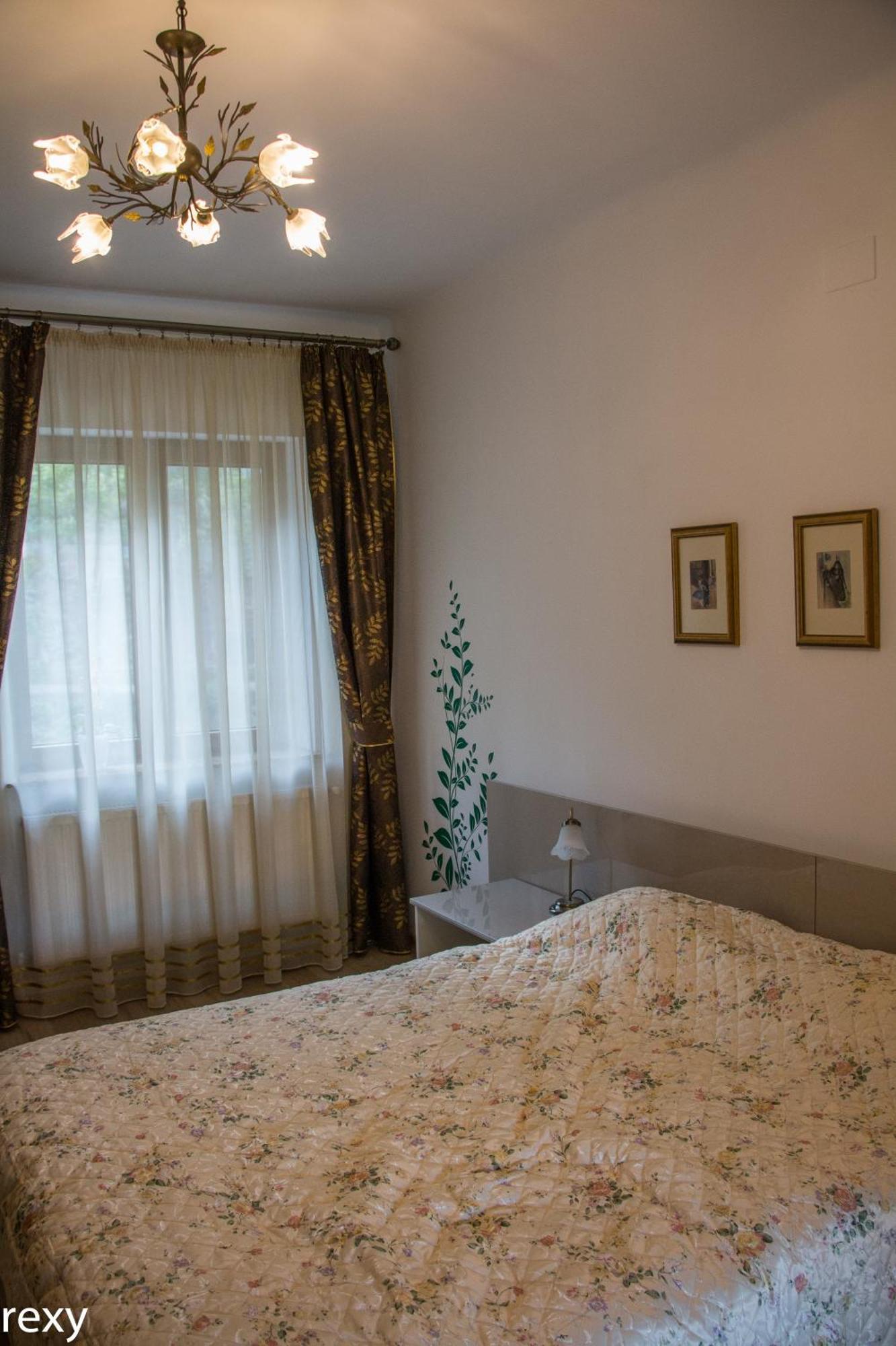 Chic Apartment Brasov Ngoại thất bức ảnh