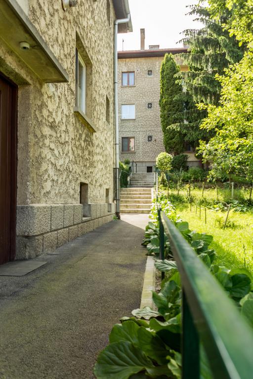 Chic Apartment Brasov Ngoại thất bức ảnh