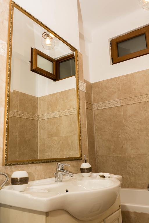 Chic Apartment Brasov Ngoại thất bức ảnh