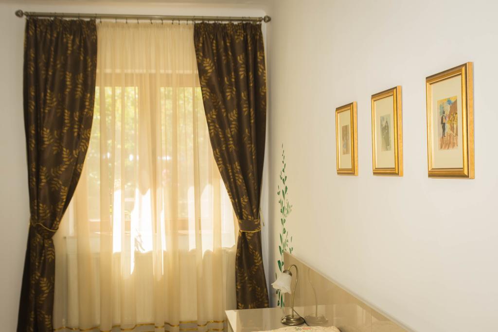 Chic Apartment Brasov Ngoại thất bức ảnh